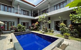 Tyana Private Room In Batu Bolong 26